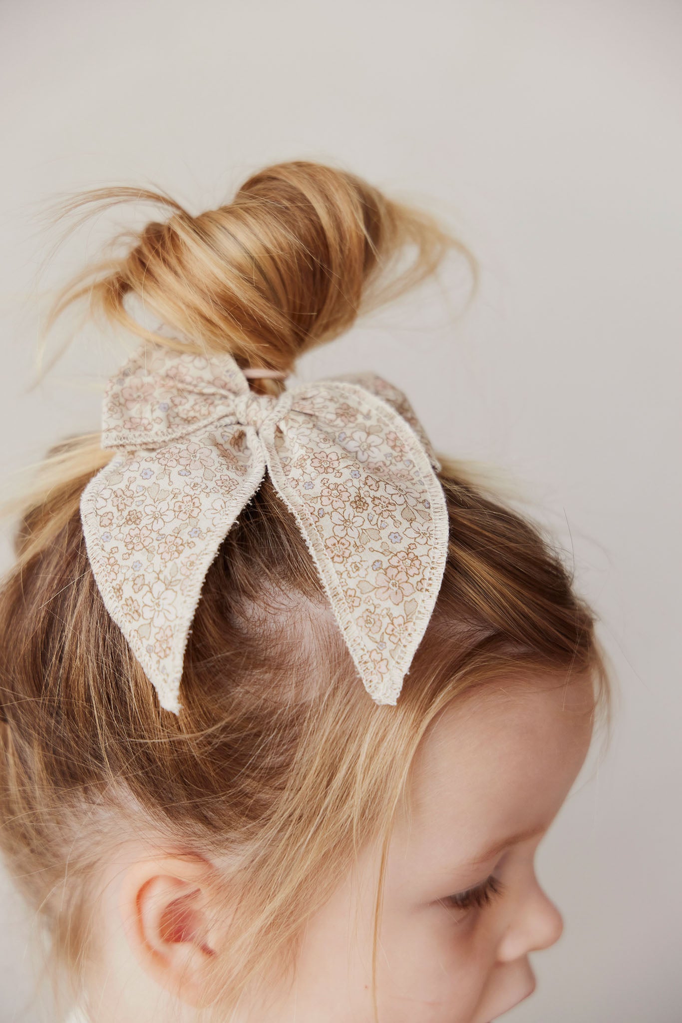 Load image into Gallery viewer, Organic Cotton Bow - Chloe Pink Tint
