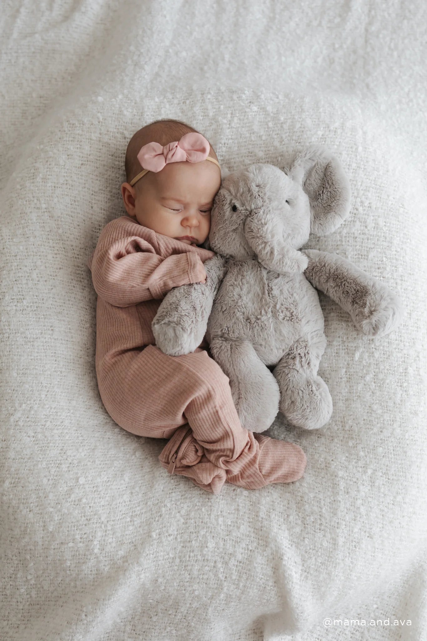 Snuggle Bunnies - Olive The Elephant