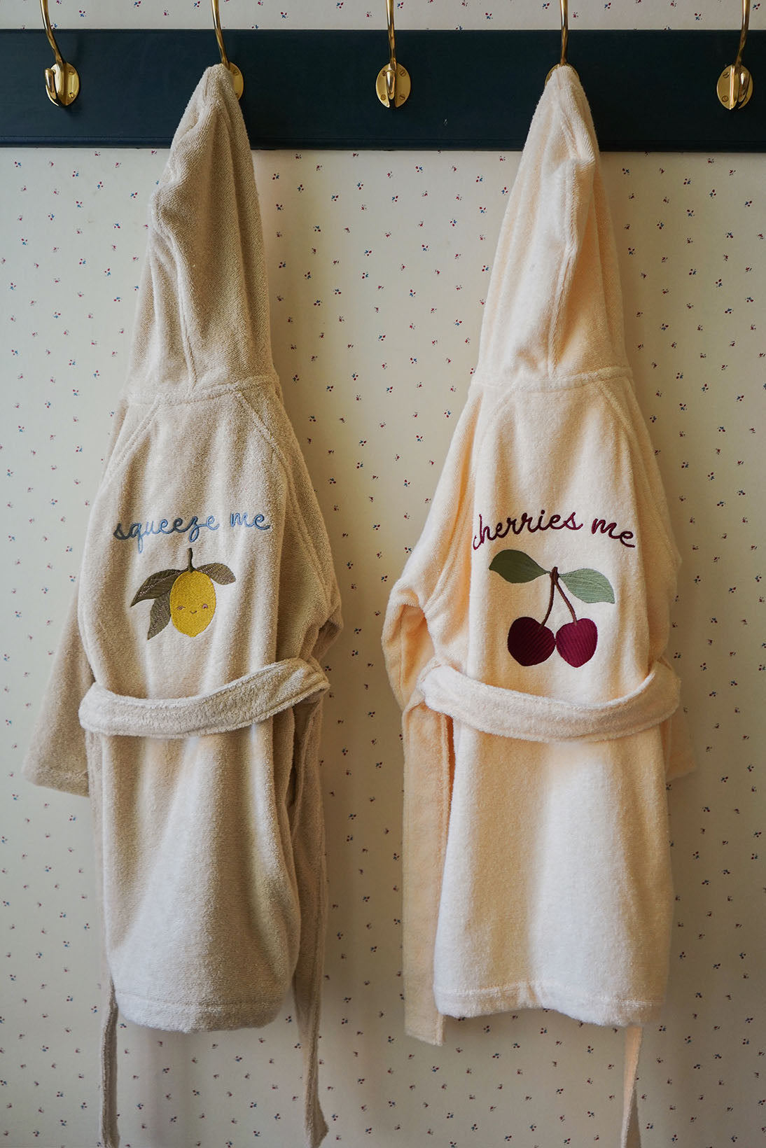 Load image into Gallery viewer, Terry Bathrobe Embroidery - Lemon
