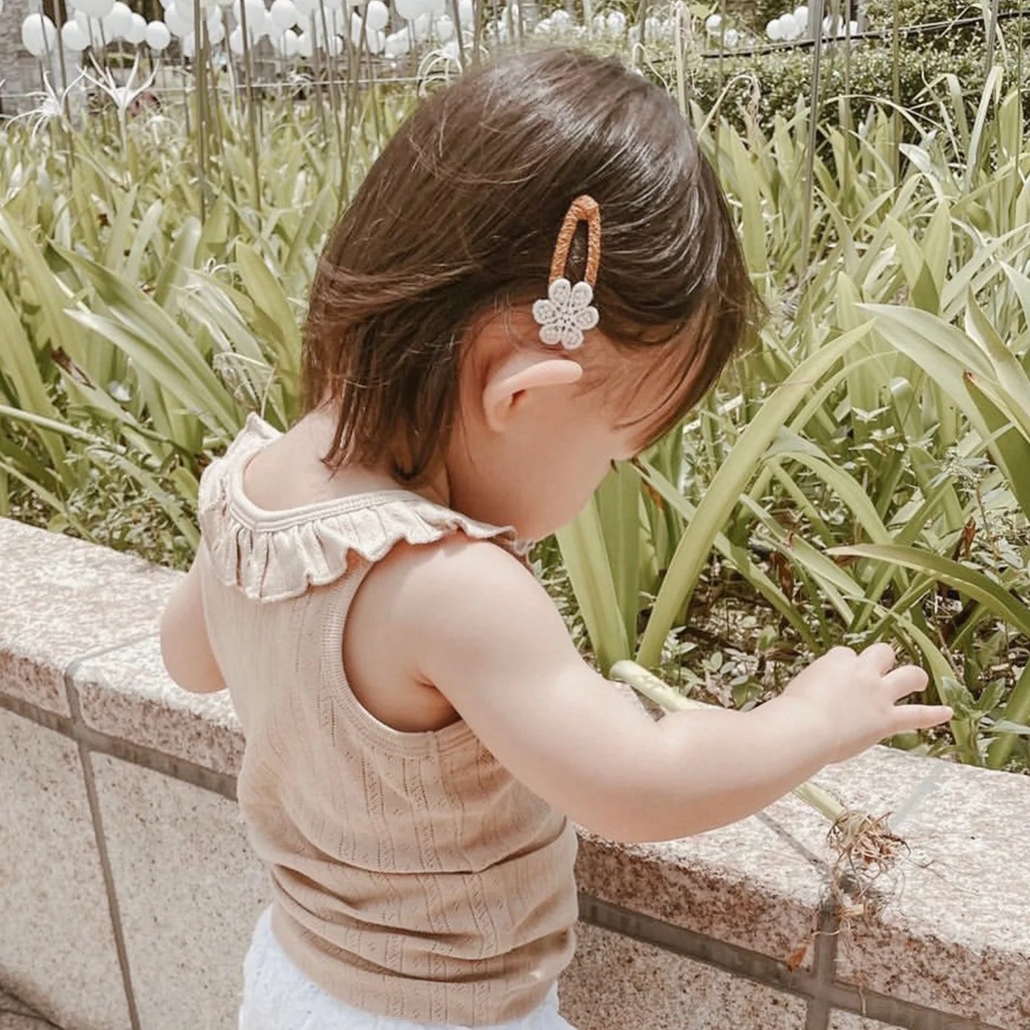 Clip - Dainty Floral - Camel